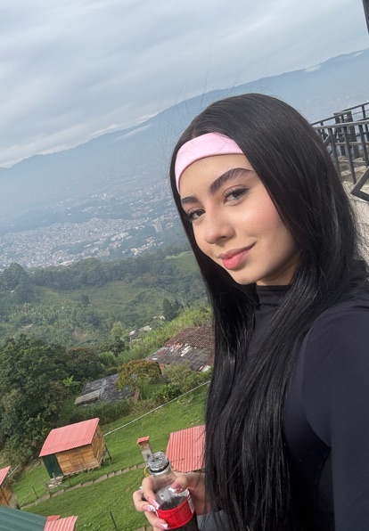 Salome from Colombia on ChatNow